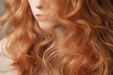 Naklejka premium Wellness and care: Female with a curly and textured hairstyle in a salon setting.
