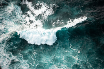 Ocean waves crashing, top down aerial drone view. Storm on sea or ocean - 785094925