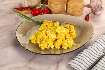 Scrambled egg in the bowl
