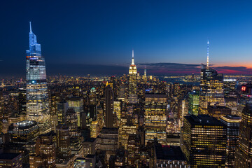 Fototapeta na wymiar Sunset view of New York City skyline from a rooftop (Usa)