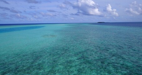 Obraz premium Aerial drone shot of the tranquil Indian Ocean