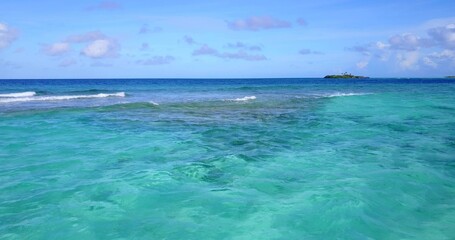 Obraz premium Beautiful view of a calm blue sea on sunny day in Asia