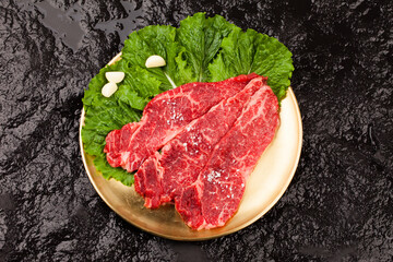 The part of beef attached to the lower part of the beef loin.