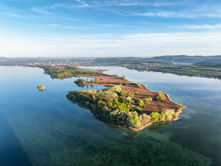 Luftbild von der Halbinsel Mettnau bei Radolfzell am Bodensee