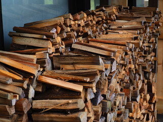たくさんの薪