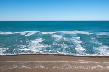 playa, horizonte y olas 