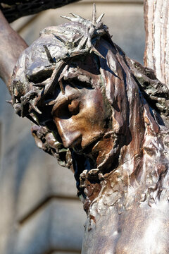 Christ on the cross. Christ en croix. Cimeti&egrave;re monumental, Milan - Italie.