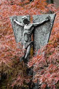 Christ on the cross. Christ en croix. Cimeti&egrave;re monumental, Milan - Italie.
