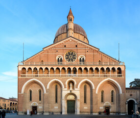 Basilica of Saint Anthony of Padua - obrazy, fototapety, plakaty