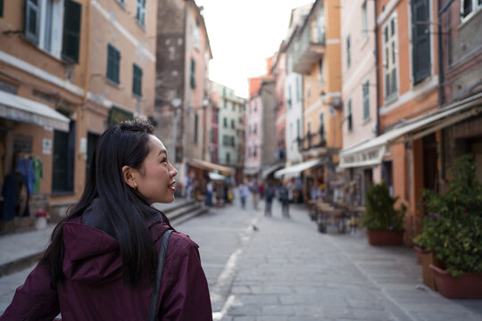 Wanderlust in an Italian alley