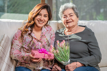 Portrait of 2 beautiful Latin women.