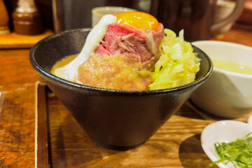 Roast beef ono is a traditional Japanese wagyu bowl