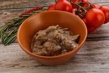 Soft chicken liver with cream