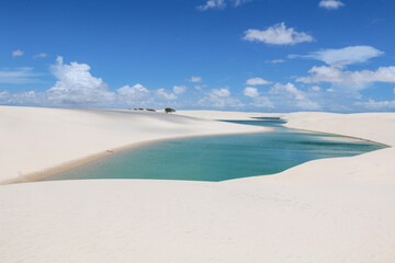 white sand dunes-len&oacute;is maranhenses