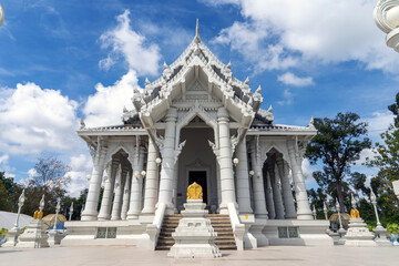 Fototapeta premium Wat Kaeo Korawaram, Krabi town.