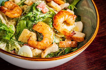 salad with shrimps