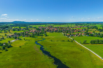 Ausblick auf den Staffelsee in Oberbayern südlich der Gemeinde Uffing