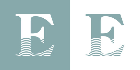 Logo Nautical. Letra inicial E con olas de mar - 786126744