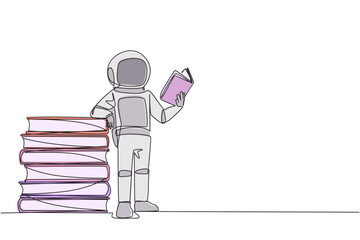 Single continuous line drawing astronaut standing reading book while leaning against a pile of large books. Hobby of reading anywhere. Very happy when reading. One line design vector illustration