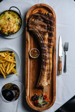 grilled Tomahawk with vegetables