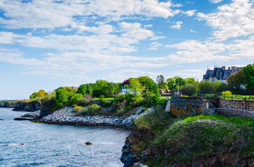 Fototapeta na wymiar cliff walk in Newport Rhode Island