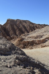 Fototapeta na wymiar Formações rochosas no deserto
