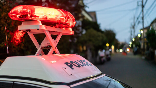 パトカーの赤色灯