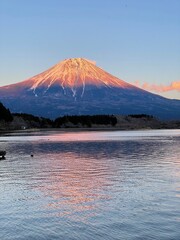 田貫湖と富士