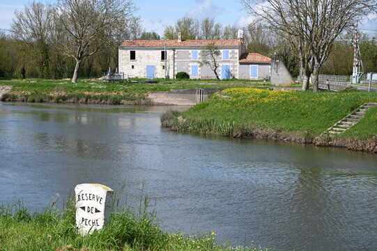 Marais Poitevin &agrave; v&eacute;lo