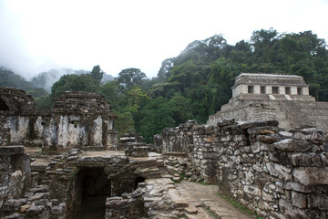 Fototapeta na wymiar Mexico ruins of Palenque on a cloudy winter day