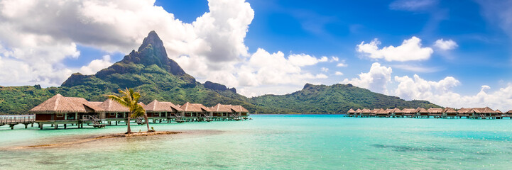 Bora Bora Island, French Polynesia. Travel, lifestyle, freedom and luxury concept. - obrazy, fototapety, plakaty