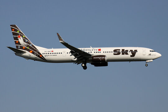Dusseldorf, Germany - May 1, 2011: Turkish Sky Airlines Boeing 737-900 with registration TC-SKP on final for Dusseldorf Airport