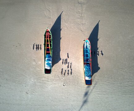 Barcos de pesca na Praia do Santinho