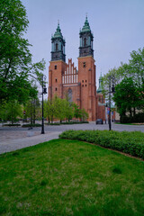 Katedra Poznańska. Jeden z najstarszych polskich kościołów i najstarsza polska katedra - obrazy, fototapety, plakaty