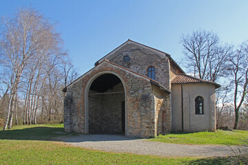 Fototapeta na wymiar chiesa di Santa Maria Foris Portas; Castel Seprio (Varese)