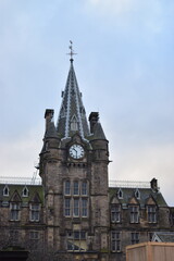 Fototapeta premium Torre de igreja em Edimburgo.