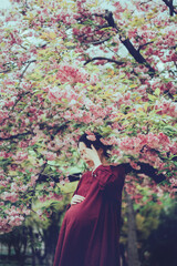 八重桜と妊婦
