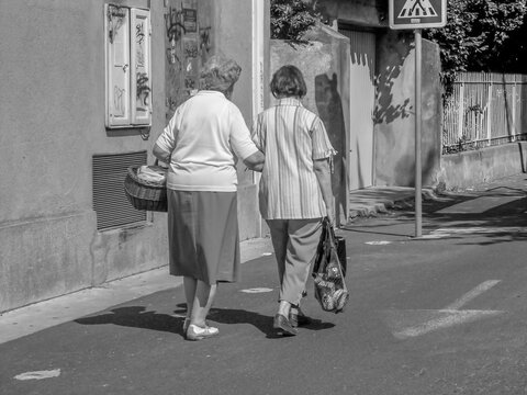 Auxiliaire de vie, aide m&eacute;nag&egrave;re pour s&eacute;niors 