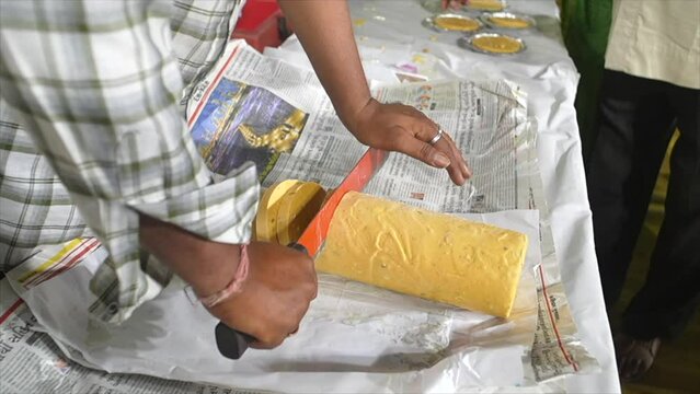 malai kulfi roll cutting closeup view
