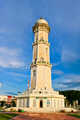 Fototapeta na wymiar view of the minaret of the Baiturrahman mosque, Aceh