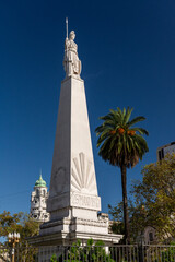 Obraz premium Beautiful view to white historic monument in Plaza de Mayo