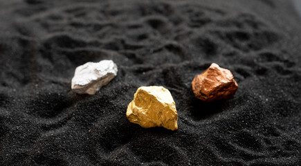 Ore gold silver and copper from the mined mines were placed on the black sand.
