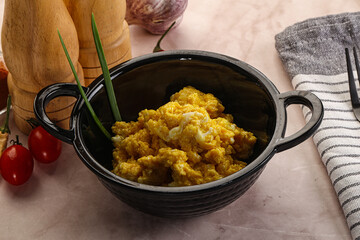 Scrambled egg in the bowl