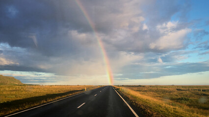 Arco iris en el camino