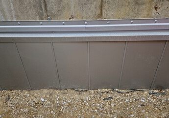 insulating film at the base of the wall protects against moisture. cup or stud insulation of the...