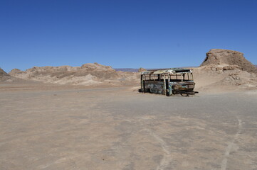 ônibus abandonado no Deserto do Atacama