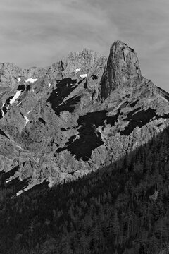 black and white rock formations in the austrian mountains