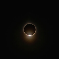 Right after third contact of total solar eclipse at Vermont on 2024/04/08, ISO200, F10, Exposure...
