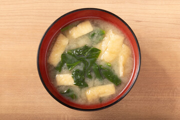 ほうれん草と油揚げの味噌汁