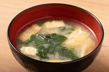 ほうれん草と油揚げの味噌汁